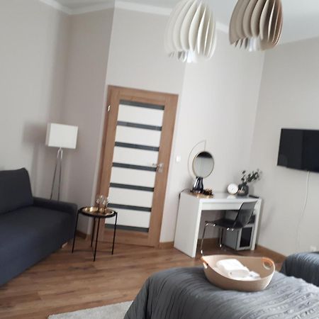 Marzec Apartamenty Gniezno Habitación foto