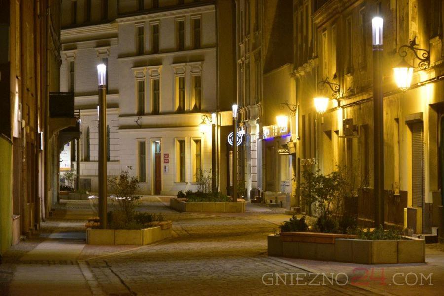Marzec Apartamenty Gniezno Exterior foto