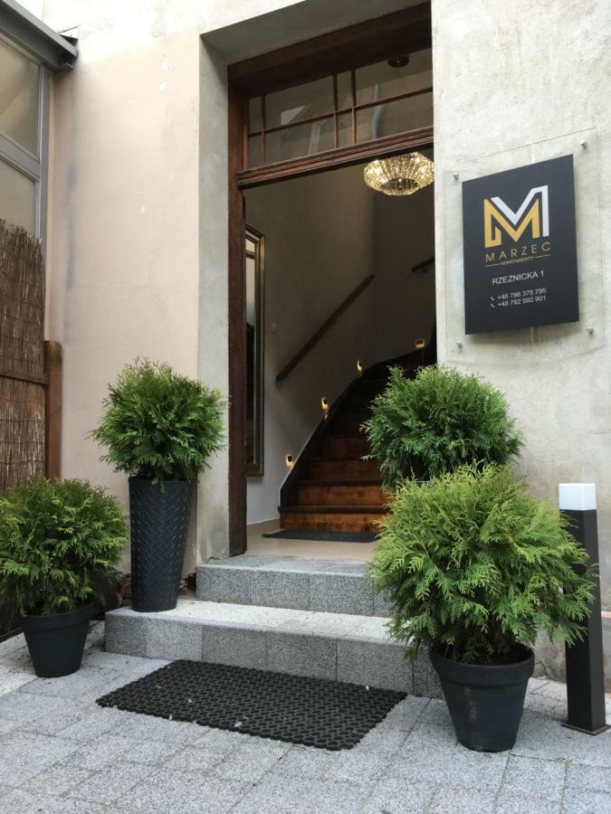 Marzec Apartamenty Gniezno Exterior foto